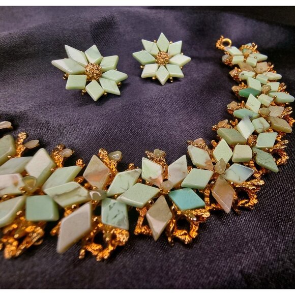Rare Find Vintage SWOBODA Green Stones Gold Tone Jewelry Set - Picture 4 of 5